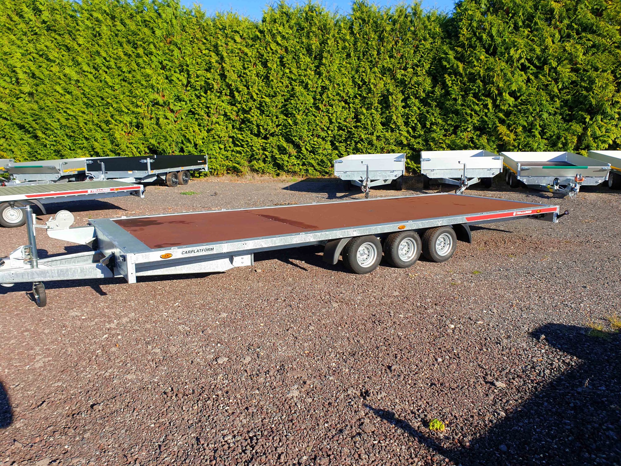 Bild von 3.5t - Carplattform 5,89 x 2,11m m. Schienen, Winde & Siebdruckplatte