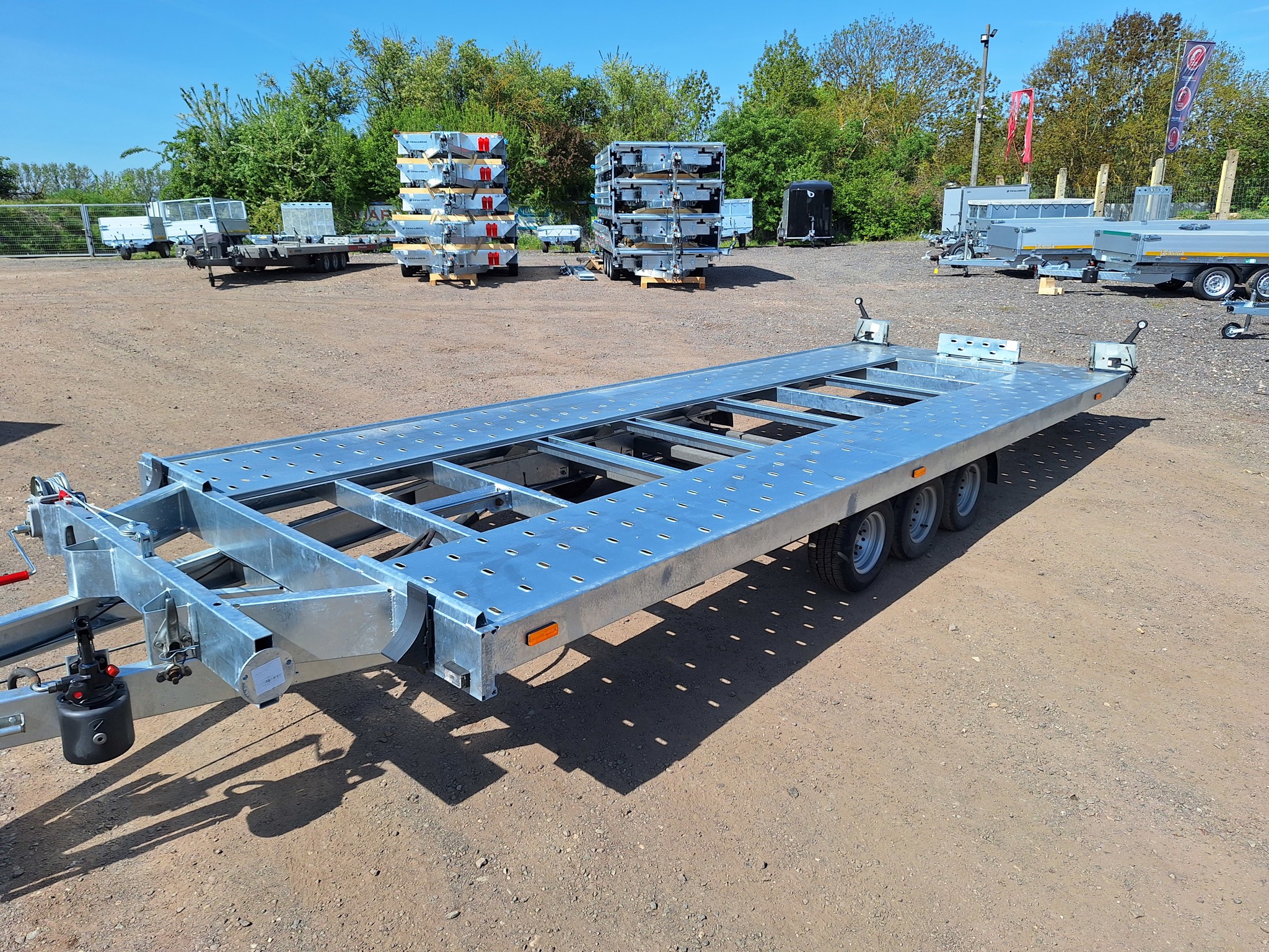Bild von Mietanhänger 3.5t - 5.80 x 2.0 m Fahrzeugtransporter/Kippbar/Winde